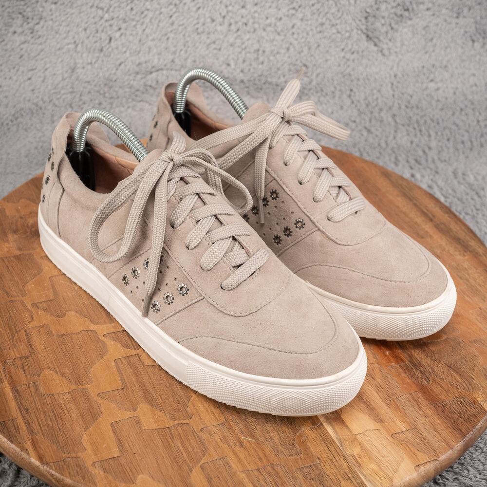 Halogen "Camila" taupe gray suede leather lace up sneaker, gromet detail, 9 M